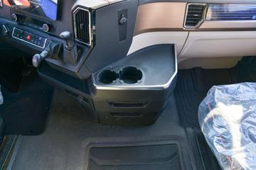 �й����� �ǵ¿�SITRAK G7S�ؿ� �ݻ��� 570���� 6X4 AMT�Զ���ǣ����(Һ��)ͼƬ