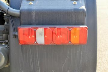 �й����� �ǵ¿�SITRAK G7S�ؿ� �ݻ��� 570���� 6X4 AMT�Զ���ǣ����(Һ��)ͼƬ