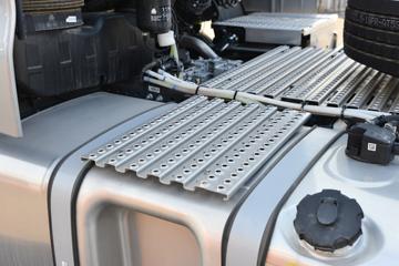 �й����� �ǵ¿�SITRAK G7S�ؿ� �ݻ��� 570���� 6X4 AMT�Զ���ǣ����(Һ��)ͼƬ