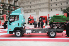 中国重汽成都商用车 V2-X 4.5T 4.15米单排纯电动仓栅式轻卡100.46kWh