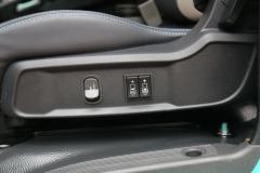 中国重汽成都商用车 V2-X 4.5T 4.15米单排纯电动仓栅式轻卡100.46kWh