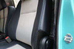 中国重汽成都商用车 V2-X 4.5T 4.15米单排纯电动仓栅式轻卡100.46kWh