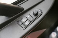 中国重汽成都商用车 豪沃V5-X 290马力 4X2 9.8米LNG厢式载货车 中国重汽成都商用车 豪沃V5-X 290马力 4X2 9.8米LNG厢式载货车