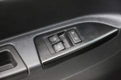 中国重汽成都商用车 V2-X 4.5T 4.15米单排纯电动厢式轻卡98.04kWh