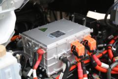 中国重汽成都商用车 V2-X 4.5T 4.15米单排纯电动厢式轻卡98.04kWh