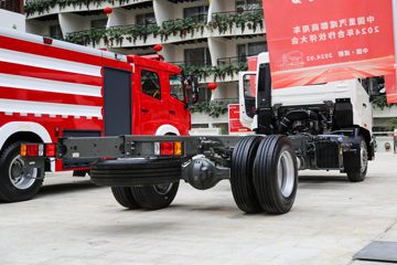 �й������ɶ����ó� ����V5-X ���ǰ� 245���� 4X2 6.8����ʽ�ػ���ͼƬ