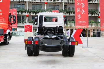 �й������ɶ����ó� ����V5-X ���ǰ� 245���� 4X2 6.8����ʽ�ػ���ͼƬ