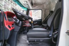 中国重汽成都商用车 豪沃V5-X 新星版 245马力 4X2 6.8米厢式载货车 中国重汽成都商用车 豪沃V5-X 新星版 245马力 4X2 6.8米厢式载货车