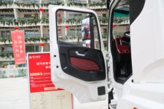 中国重汽成都商用车 豪沃V5-X 新星版 245马力 4X2 6.8米厢式载货车 中国重汽成都商用车 豪沃V5-X 新星版 245马力 4X2 6.8米厢式载货车