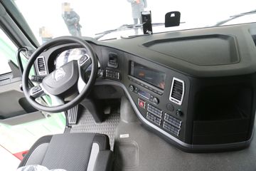 �й������ɶ����ó� V7-X ����ȫ�ڰ� 31T 8X4 5.6�׻���ʽ���綯��ж��601kWhͼƬ