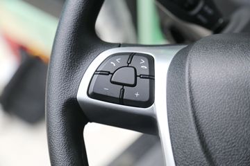 �й������ɶ����ó� V7-X ����ȫ�ڰ� 31T 8X4 5.6�׻���ʽ���綯��ж��601kWhͼƬ