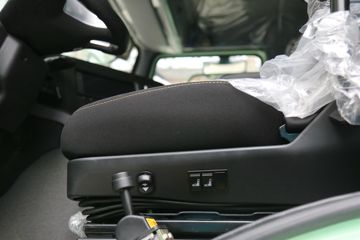 �й������ɶ����ó� V7-X ����ȫ�ڰ� 31T 8X4 5.6�׻���ʽ���綯��ж��601kWhͼƬ