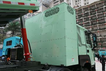 �й������ɶ����ó� V7-X ����ȫ�ڰ� 31T 8X4 5.6�׻���ʽ���綯��ж��601kWhͼƬ