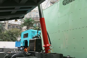 �й������ɶ����ó� V7-X ����ȫ�ڰ� 31T 8X4 5.6�׻���ʽ���綯��ж��601kWhͼƬ