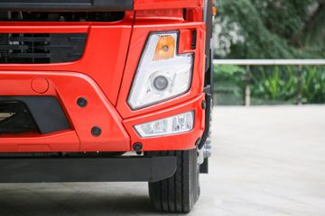 �й������ɶ����ó� V7-X ȫ�ڰ� 25T 6X4 ����ʽ���綯ǣ����601kWhͼƬ