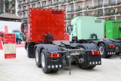 中国重汽成都商用车 V7-X 全勤版 25T 6X4 换电式纯电动牵引车601kWh
