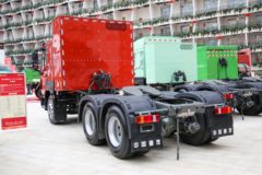中国重汽成都商用车 V7-X 全勤版 25T 6X4 换电式纯电动牵引车601kWh