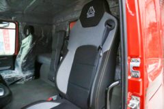 中国重汽成都商用车 V7-X 全勤版 25T 6X4 换电式纯电动牵引车601kWh