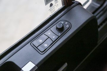 �й������ɶ����ó� V7-X ȫ�ڰ� 25T 6X4 ����ʽ���綯ǣ����601kWhͼƬ