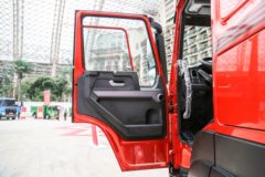 中国重汽成都商用车 V7-X 全勤版 25T 6X4 换电式纯电动牵引车601kWh