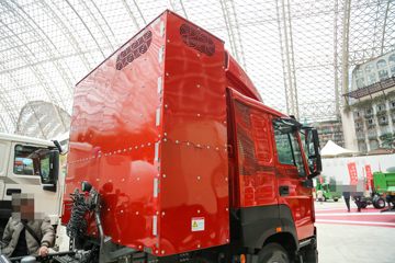 �й������ɶ����ó� V7-X ȫ�ڰ� 25T 6X4 ����ʽ���綯ǣ����601kWhͼƬ