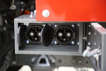 �й������ɶ����ó� V7-X ȫ�ڰ� 25T 6X4 ����ʽ���綯ǣ����601kWhͼƬ