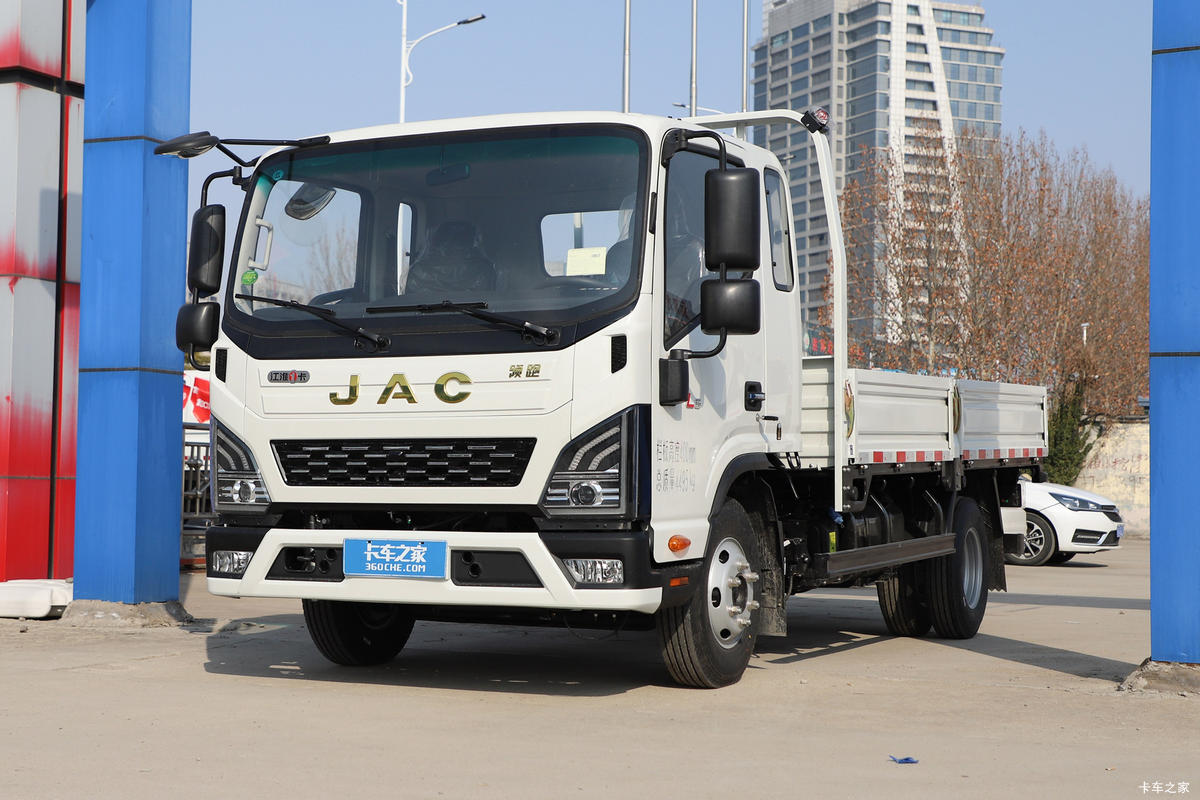 江淮领跑L6 2.5L柴油 170马力 江淮6档 气刹 3.85米排半栏板轻卡