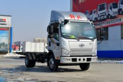 解放J6f，重载车型，拉粮神器。用着放心，开着安全心