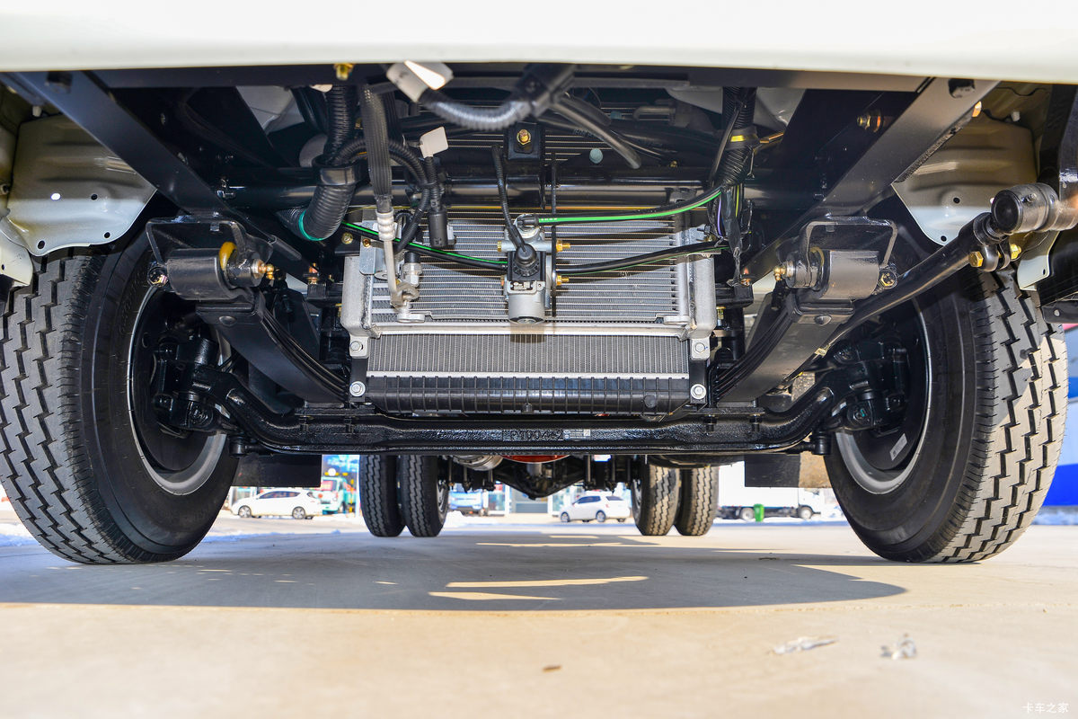 解放虎VR轻卡详解 142马力国六动力+5.3万售价 城配合规更省心