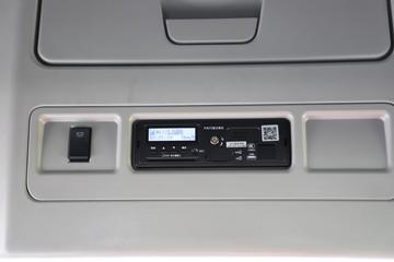 一汽解放 J6G 领航版 320马力 6X2 8.7米栏板载货车(国六)(CA1250P62K1L5T3E6)图片