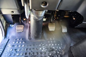 �������ó� ����G1 170���� 4X2 4.06����س�ͼƬ