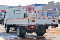 跃进 福星S100Q 1.8L 133马力 汽油 4.2米单排栏板小卡(SH1033PFGCNZ1)