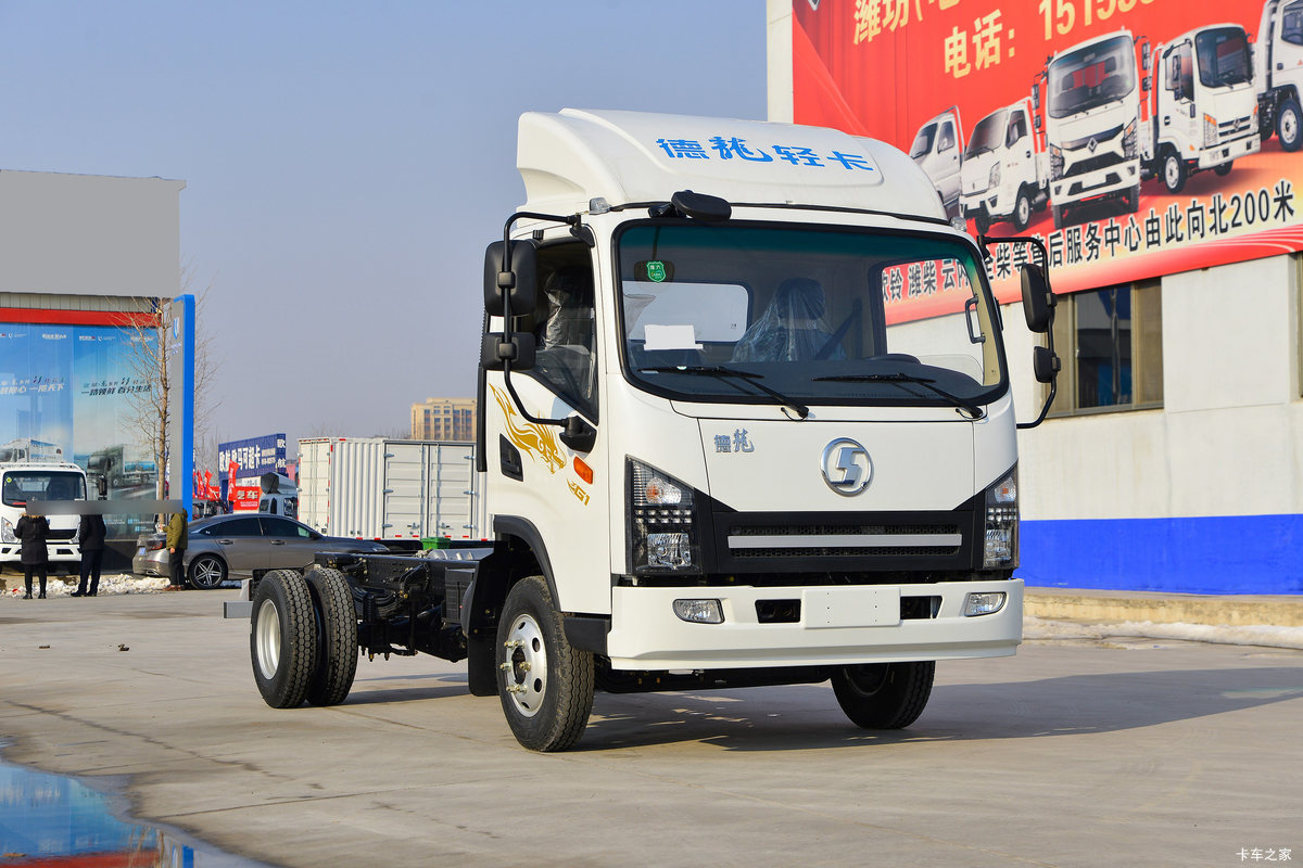 陕汽商用车 德龙G1 137马力 4.2米单排厢式轻卡(5T后桥)