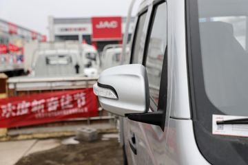 多米&nbsp;载货车外观                                                图片