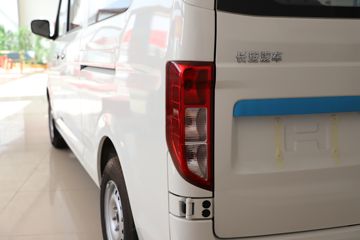 ������Խ ��Խ��V5 ���˺����� 2.6T 6�� 4.495�״��綯���38.64kWhͼƬ
