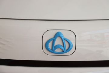 ������Խ ��Խ��V5 ���˺����� 2.6T 6�� 4.495�״��綯���38.64kWhͼƬ