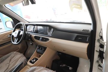 ������Խ ��Խ��V5 ���˺����� 2.6T 6�� 4.495�״��綯���38.64kWhͼƬ