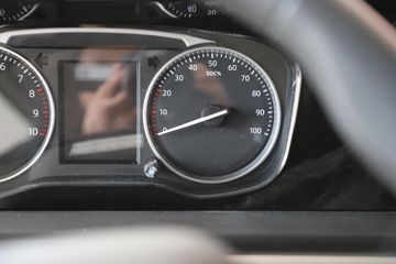 ������Խ ��Խ��V5 ���˺����� 2.6T 6�� 4.495�״��綯���38.64kWhͼƬ