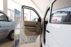 长安跨越 跨越星V5 客运豪华版 2.6T 6座 4.495米纯电动轻客38.64kWh