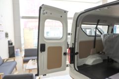 长安跨越 跨越星V5 客运豪华版 2.6T 6座 4.495米纯电动轻客38.64kWh