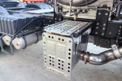 东风商用车 天龙KL重卡 460马力 6X4 LNG危险品牵引车(DFH4250D18)