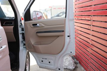 ������Խ ��Խ��V7EV 2022�� ��׼�� 2.9T 2�� 4.8�״��綯��ջ���41.86kWhͼƬ