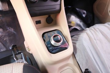 ������Խ ��Խ��V7EV 2022�� ��׼�� 2.9T 2�� 4.8�״��綯��ջ���41.86kWhͼƬ