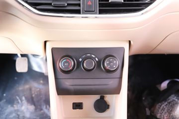 ������Խ ��Խ��V7EV 2022�� ��׼�� 2.9T 2�� 4.8�״��綯��ջ���41.86kWhͼƬ