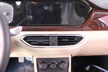 ������Խ ��Խ��V7EV 2022�� ��׼�� 2.9T 2�� 4.8�״��綯��ջ���41.86kWhͼƬ