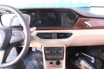 ������Խ ��Խ��V7EV 2022�� ��׼�� 2.9T 2�� 4.8�״��綯��ջ���41.86kWhͼƬ