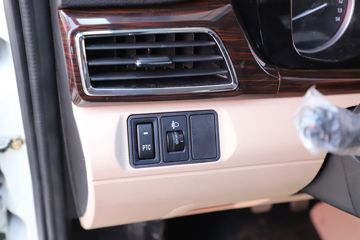 ������Խ ��Խ��V7EV 2022�� ��׼�� 2.9T 2�� 4.8�״��綯��ջ���41.86kWhͼƬ