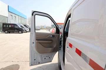 ������Խ ��Խ��V7EV 2022�� ��׼�� 2.9T 2�� 4.8�״��綯��ջ���41.86kWhͼƬ