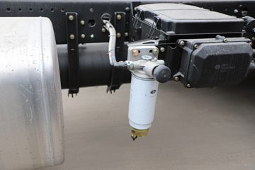 һ����� J6L 300���� 4X2 6.75�������ػ���(CA1181P62K1L4E6)ͼƬ