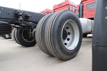 һ����� J6L 300���� 4X2 6.75�������ػ���(CA1181P62K1L4E6)ͼƬ